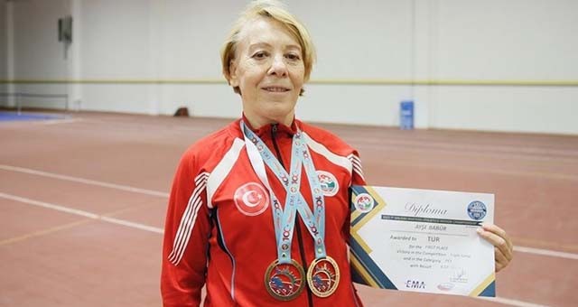 Kadın Master Atlet 57 Yıllık Spor Yaşantısına Yeni Rekorlar Ekliyor