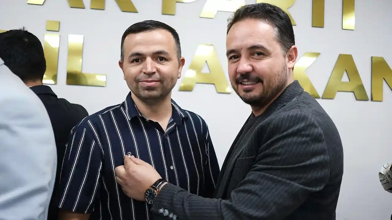 45 Yeni Üye Ak Parti'ye Katıldı