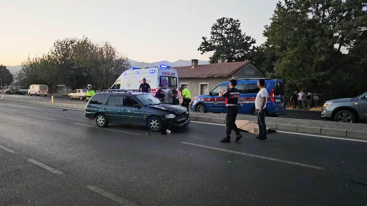 Aydın'da yolun karşısına geçmeye çalışan yaya otomobilin çarpması sonucu öldü