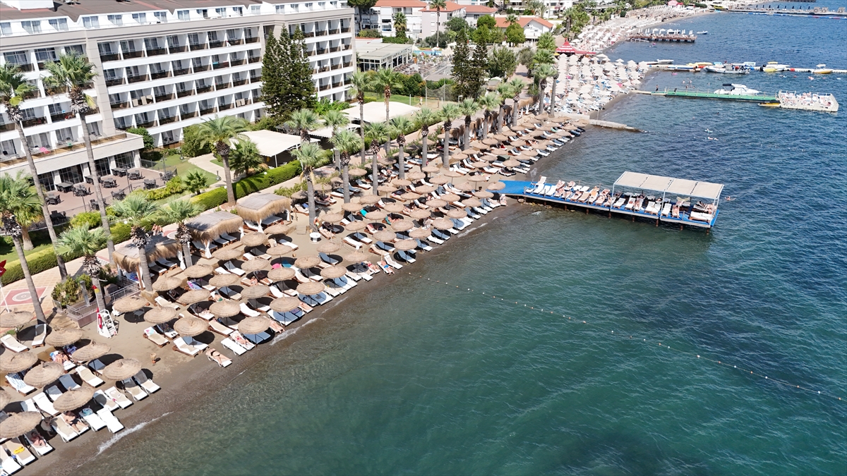 Fethiye ve Marmaris sahillerinde yoğunluk sürüyor
