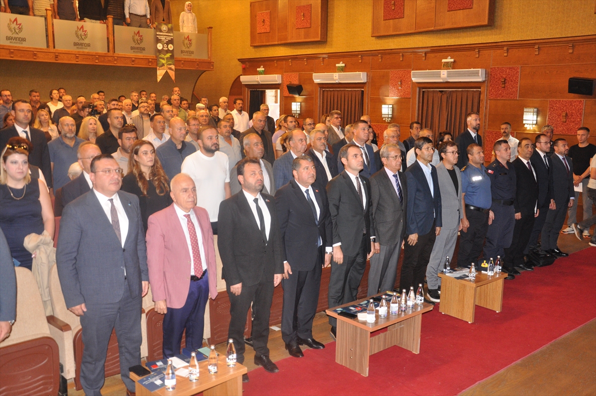 Bayındır'da iklim değişikliği ve su konusunda panel düzenlendi