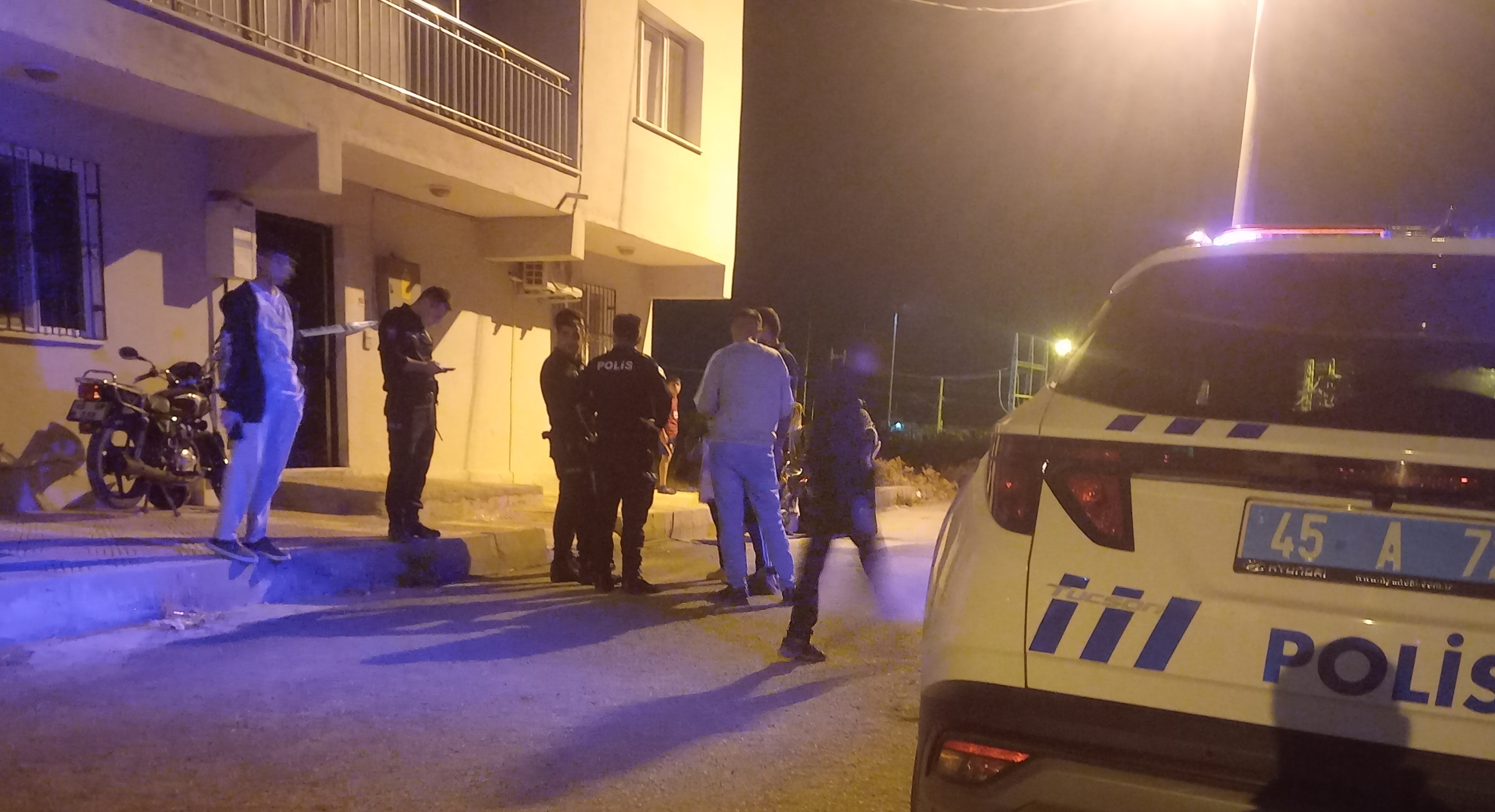 Manisa'da oğlu tarafından pompalı tüfekle vurulan baba, ağır yaralandı