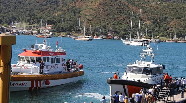 Fethiye açıklarında sürüklenen teknedeki kişi kurtarıldı