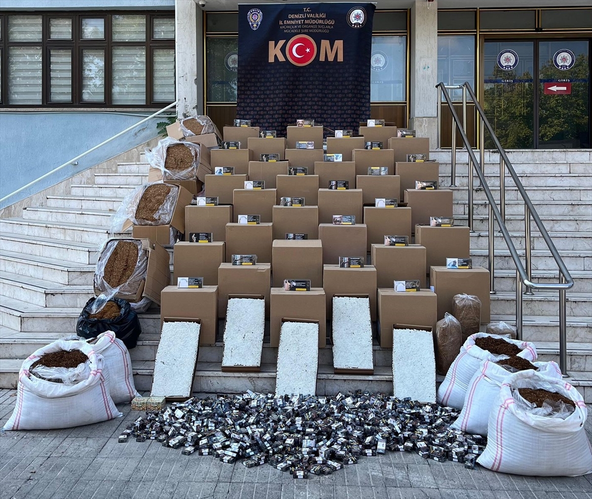 Denizli'de kaçak sigara operasyonunda 1 şüpheli yakalandı