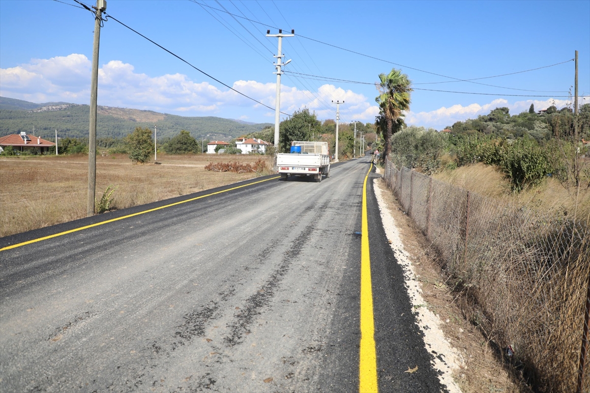 Muğla'da yol yenileme çalışmaları sürüyor