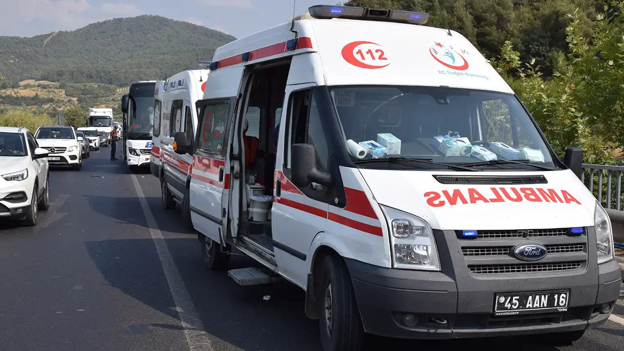 İzmir–Uşak Karayolunda Feci Kaza: 1 Ölü, 3 Yaralı