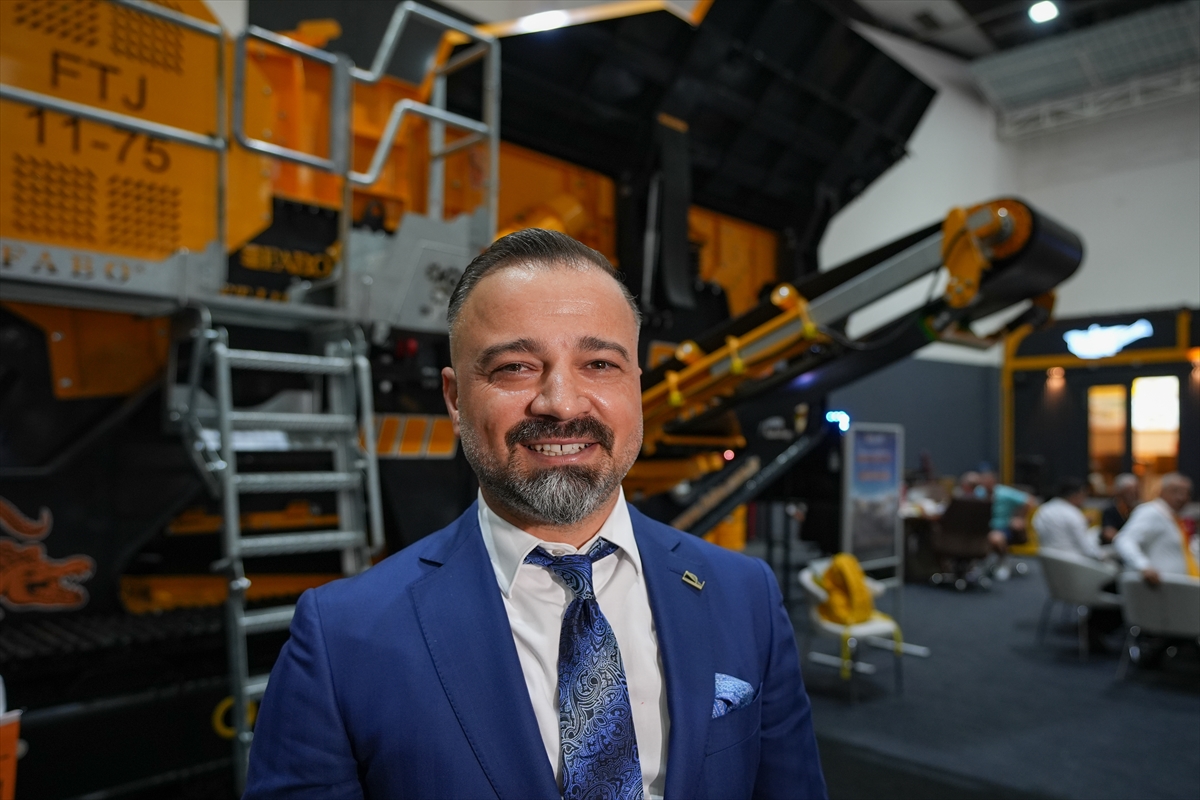 Tornacı olarak başladığı işte 4 fabrika kurup 350 kişilik istihdam sağladı