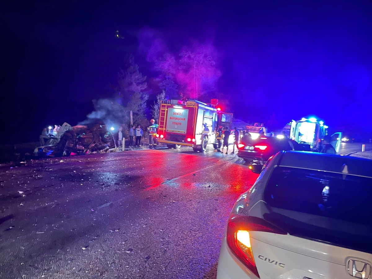Denizli'de otomobille kamyonetin çarpışması sonucu 1 kişi öldü, 4 kişi yaralandı