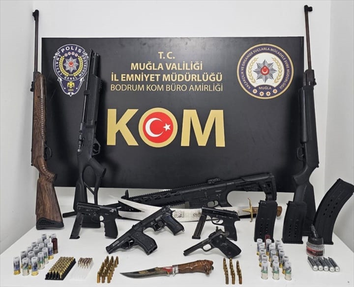 Muğla'da silah kaçakçılığı operasyonunda yakalanan 4 şüpheli tutuklandı