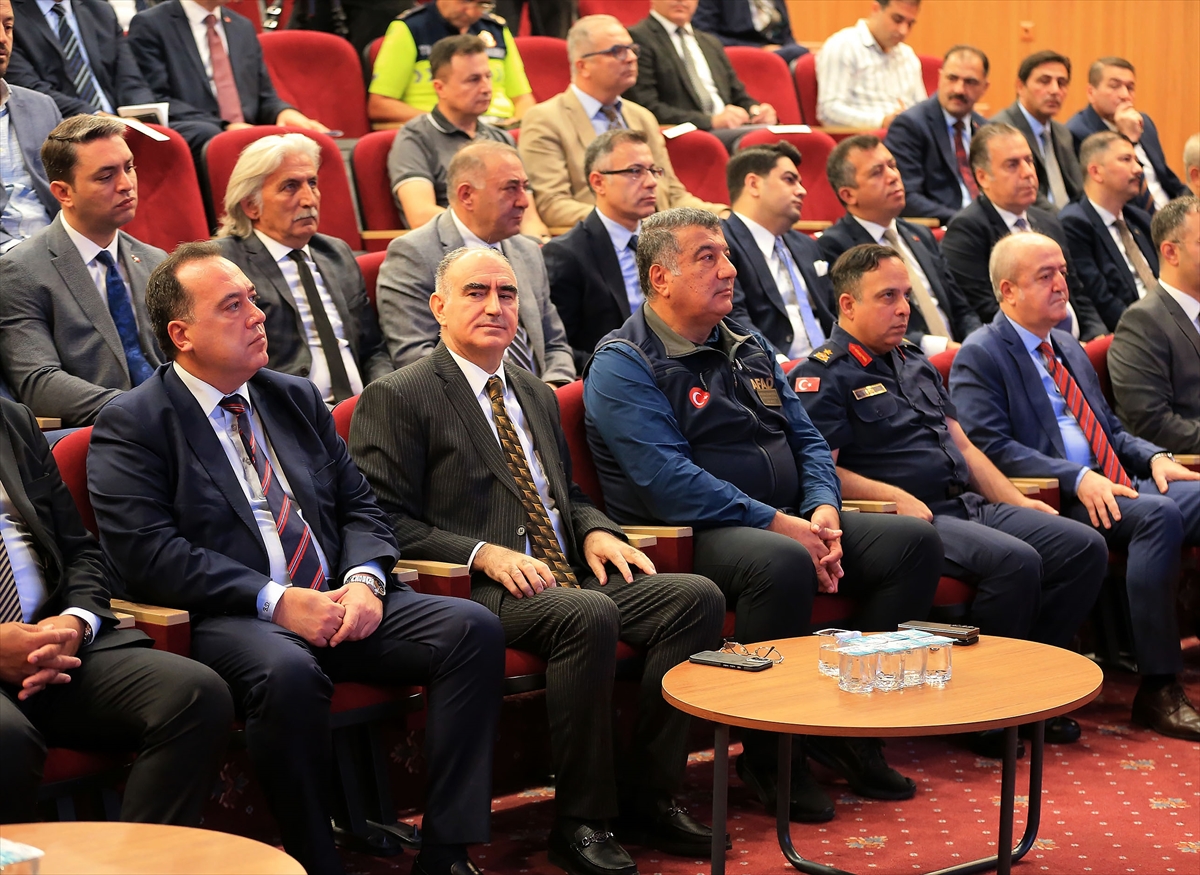 Manisa'da il afet risk azaltma planı değerlendirme toplantısı yapıldı