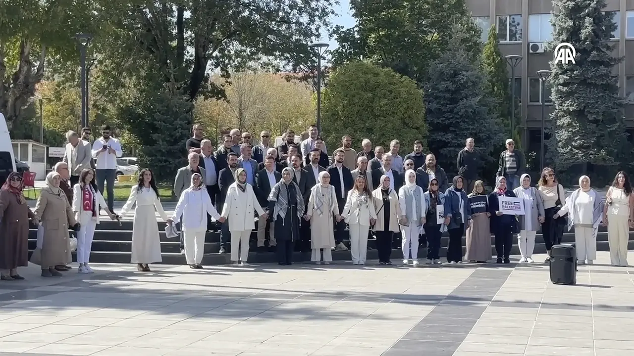 Uşak'ta "Gazze için Sessiz Çığlık" etkinliği yapıldı
