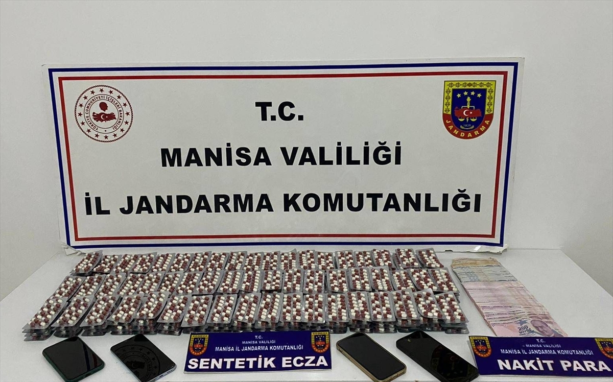 Manisa'da 3 bin 270 sentetik ecza hap ele geçirildi
