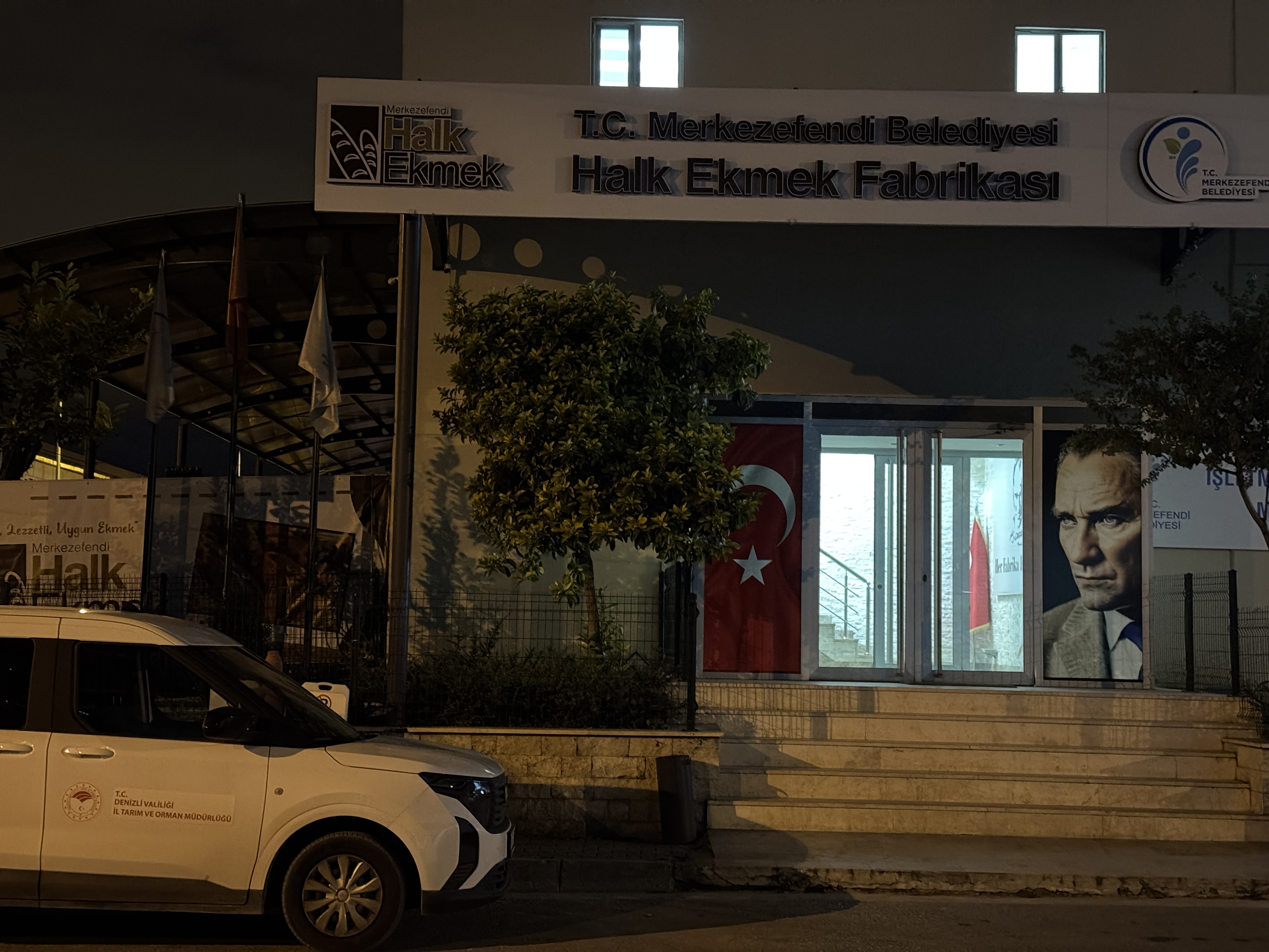 Denizli'de belediyenin ekmek fabrikasında fare gezdiği iddiasıyla denetim gerçekleştirildi