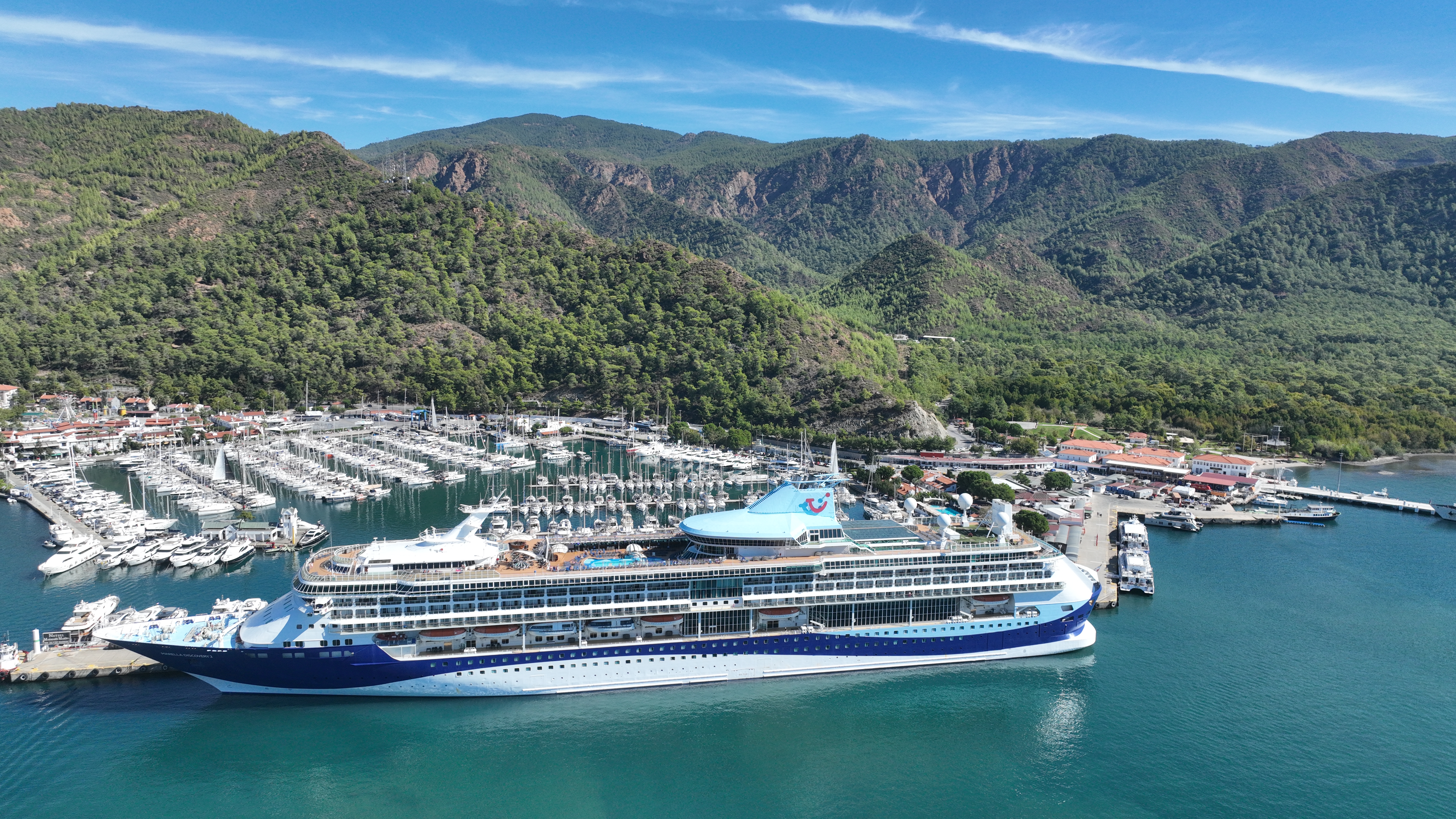 'Marella Discovery 2' kruvaziyeri Marmaris'e 1736 turist getirdi