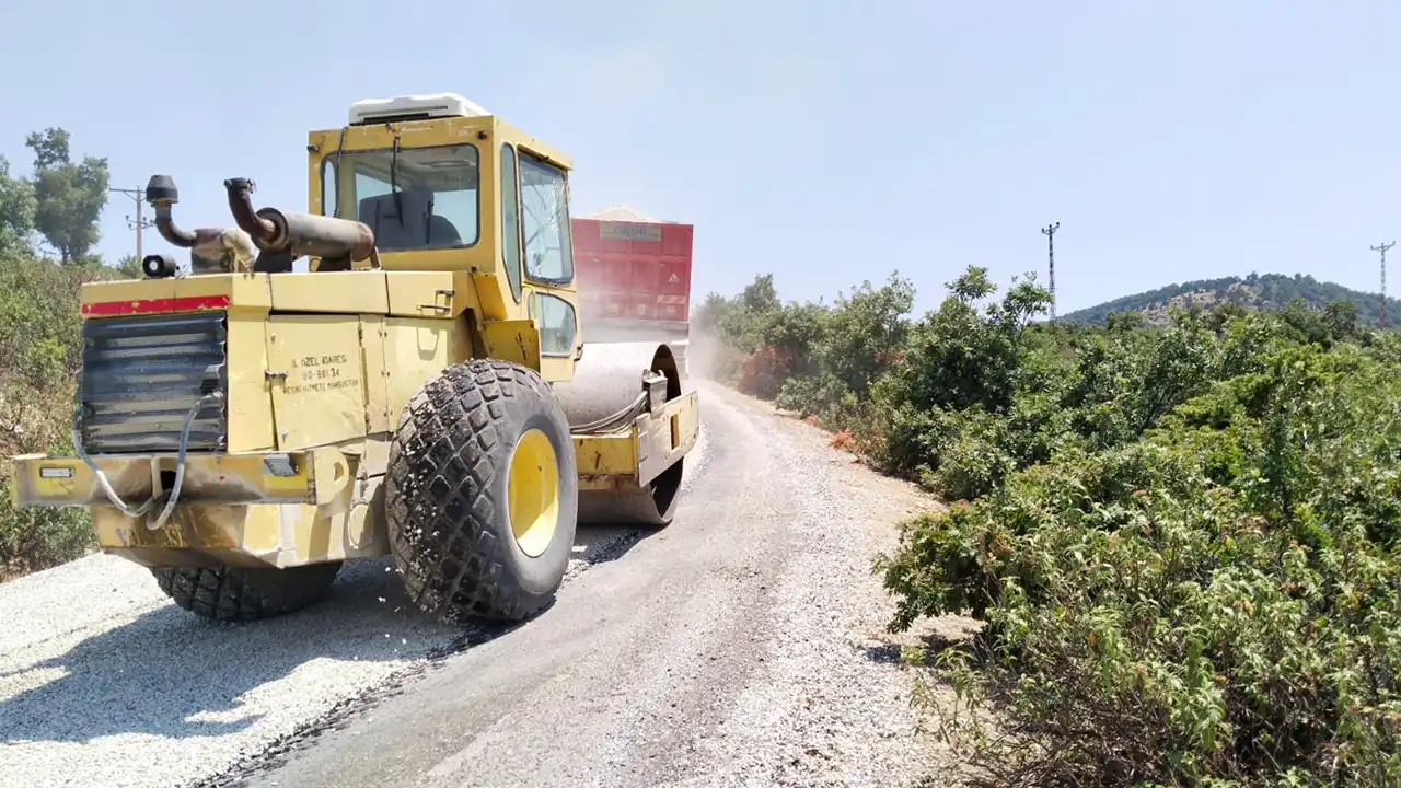 Muğla'nın 5 kırsal mahalledeki yol çalışmalarında sona yaklaşıldı