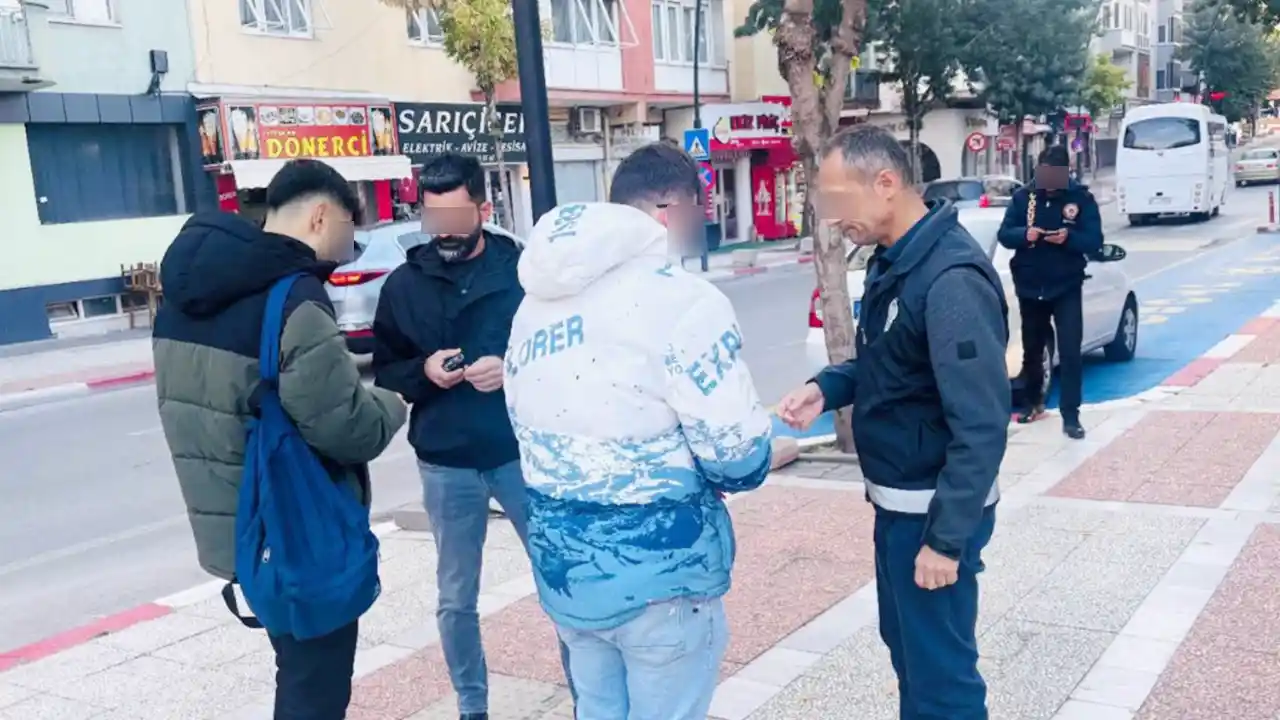 Okul Çevrelerinde Polis Ekiplerinden Sıkı Denetim