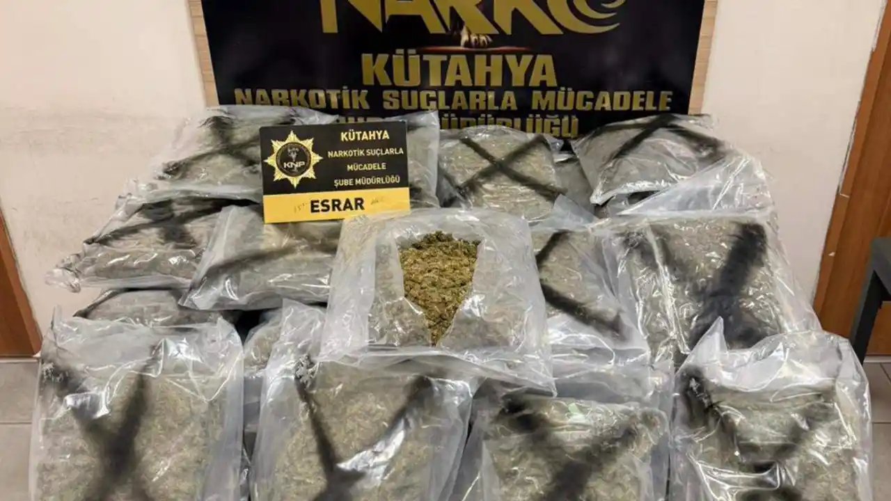 Kütahya'da uyuşturucu bulunan kamyondaki 3 zanlı tutuklandı
