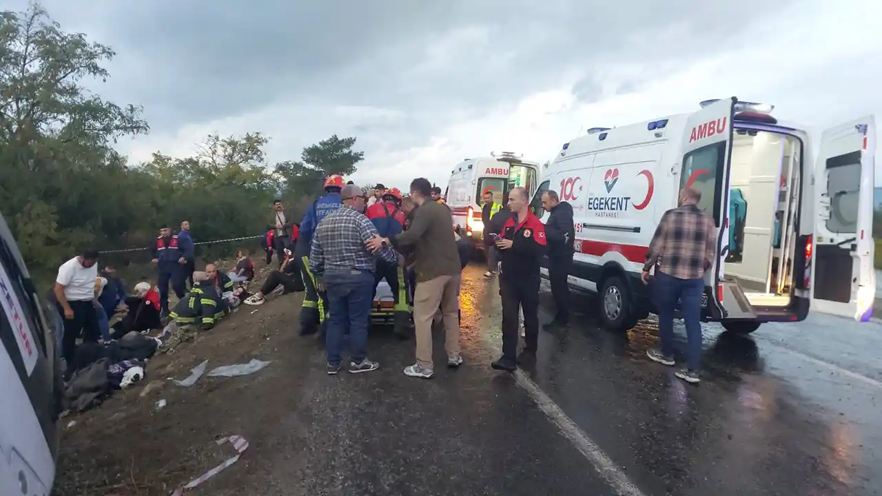 Denizli'de 1 kişinin öldüğü, 32 kişinin yaralandığı kazaya ilişkin sürücü gözaltına alındı