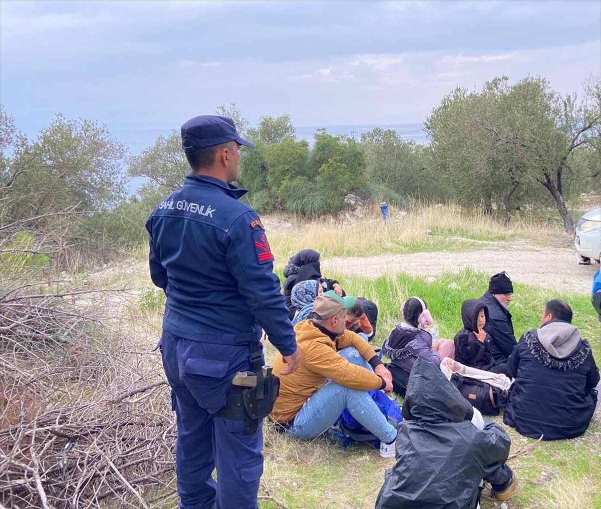 İzmir'de 128 düzensiz göçmen yakalandı
