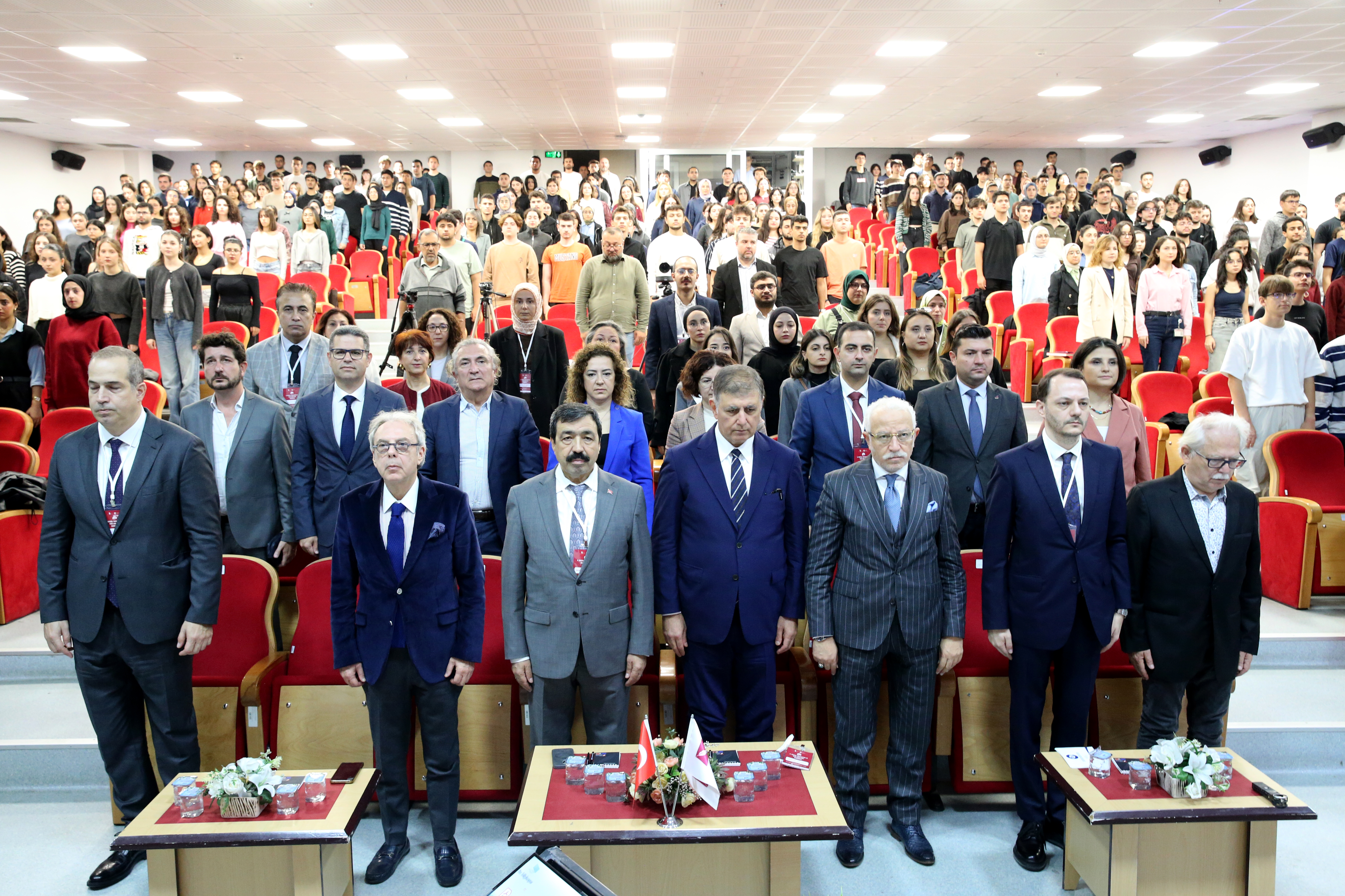 İzmir'de 2. Uluslararası Sosyal İnovasyon ve Veri Analitiği Kongresi başladı
