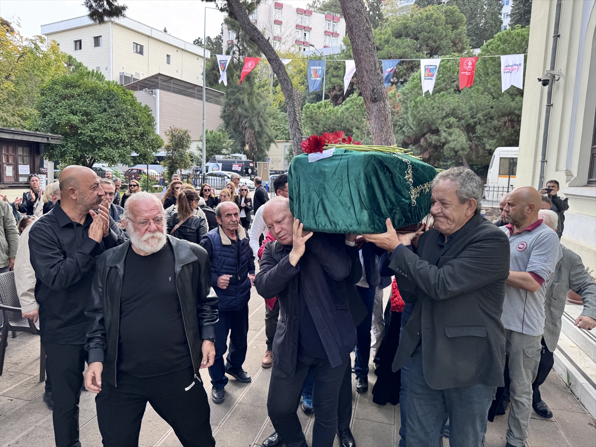 Vefat eden İzmir Devlet Tiyatrosu eski sanatçısı Melek Tartan için tören