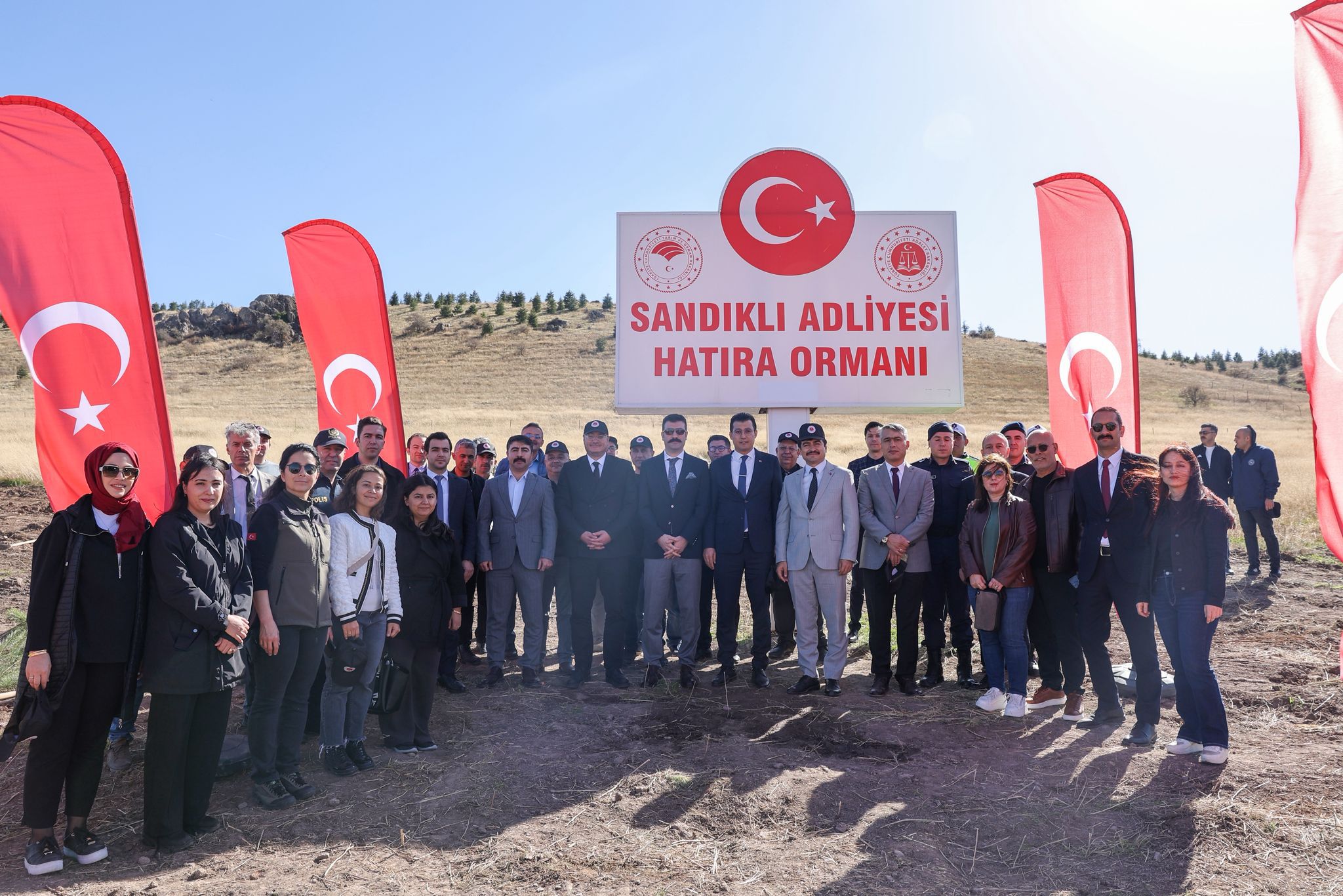 Sandıklı'da 'Bİr fidan bir kitap' etkinliği yapıldı