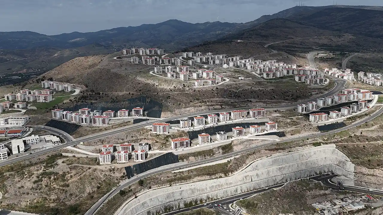 İzmir'de 117 kişinin yaşamını yitirdiği depremin üzerinden 5 yıl geçti