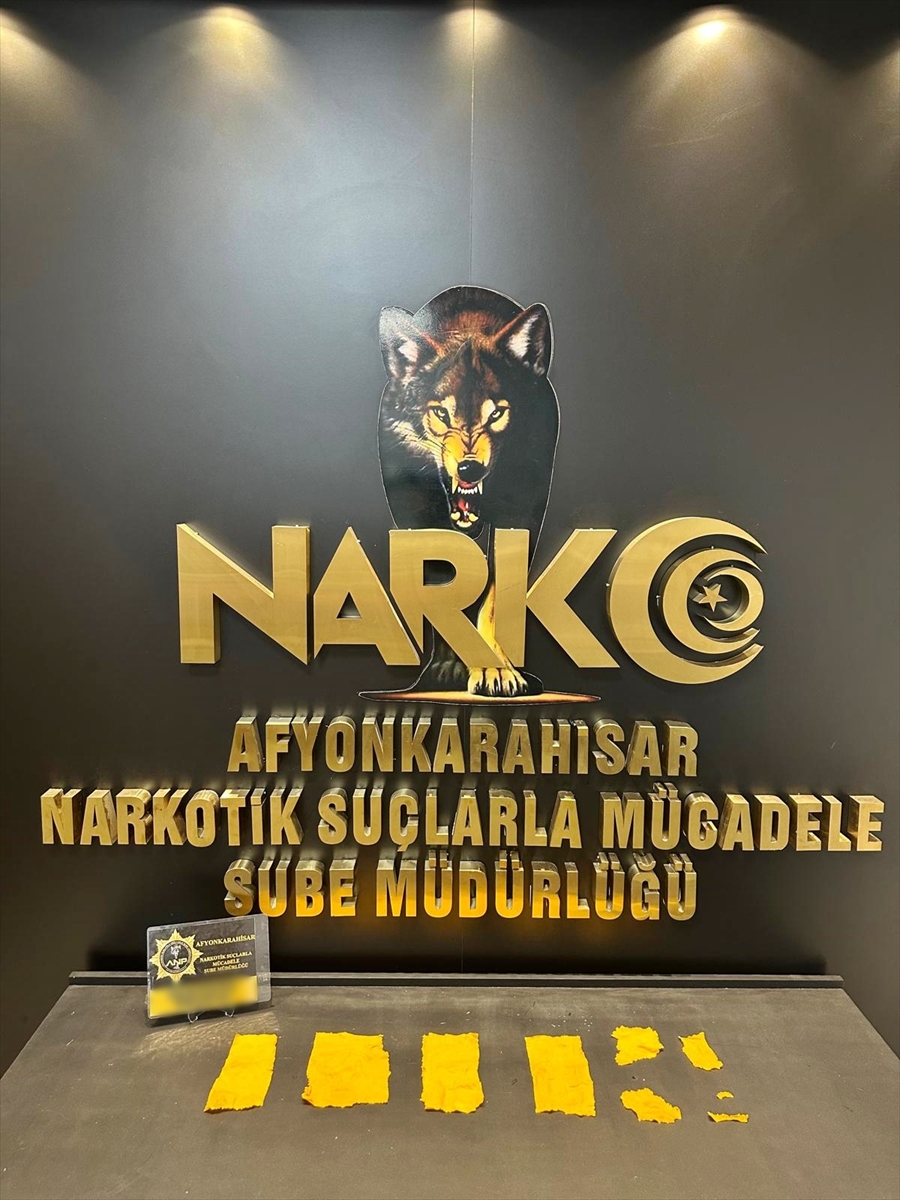 Afyonkarahisar'da uyuşturucu ele geçirilen otomobildeki 4 şüpheli tutuklandı