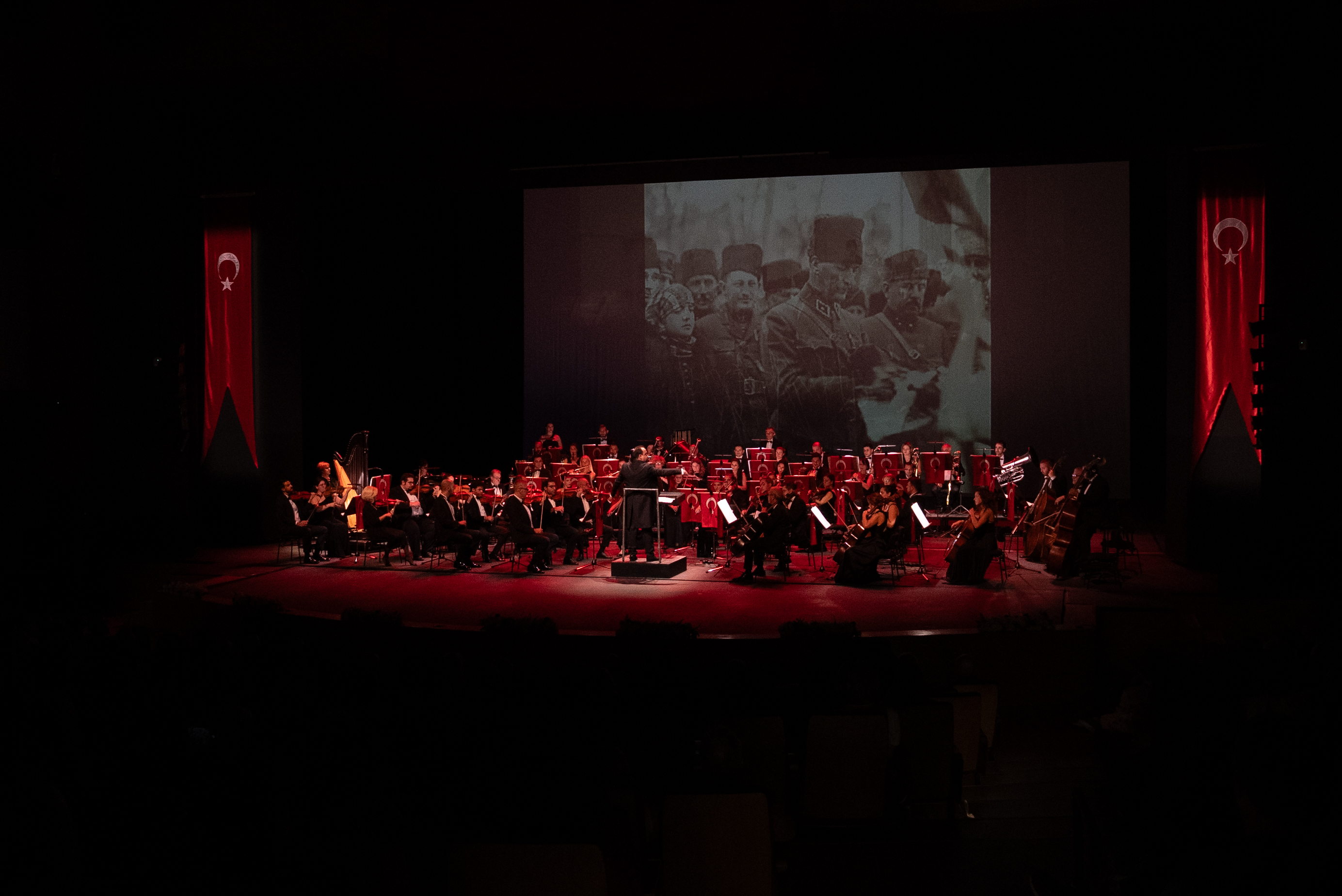 İzmir Kültür Yolu Festivali'nde Cumhuriyet Bayramı coşkuyla kutlandı