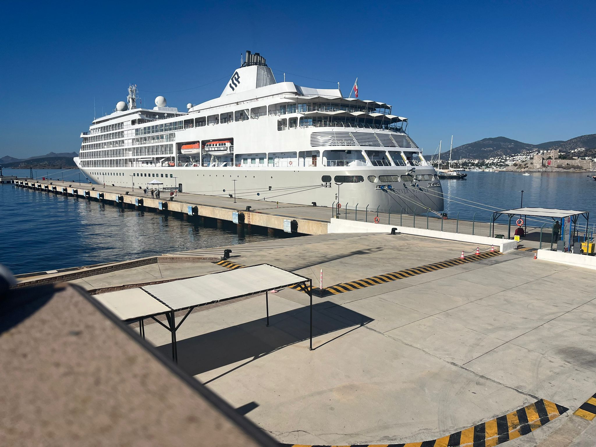 'Silver Whisper' kruvaziyeriyle Bodrum'a 340 turist geldi