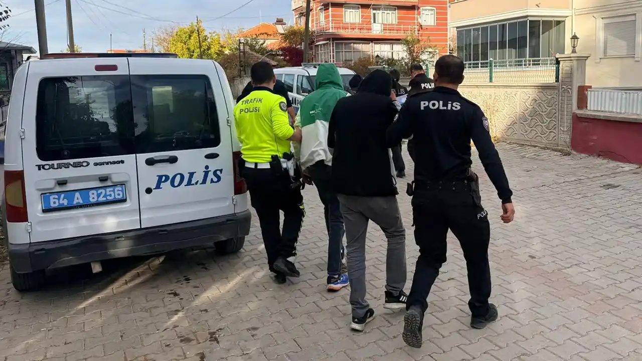 Sivaslı’da Uy*şturucu Operasyonu: 4 Tutuklama