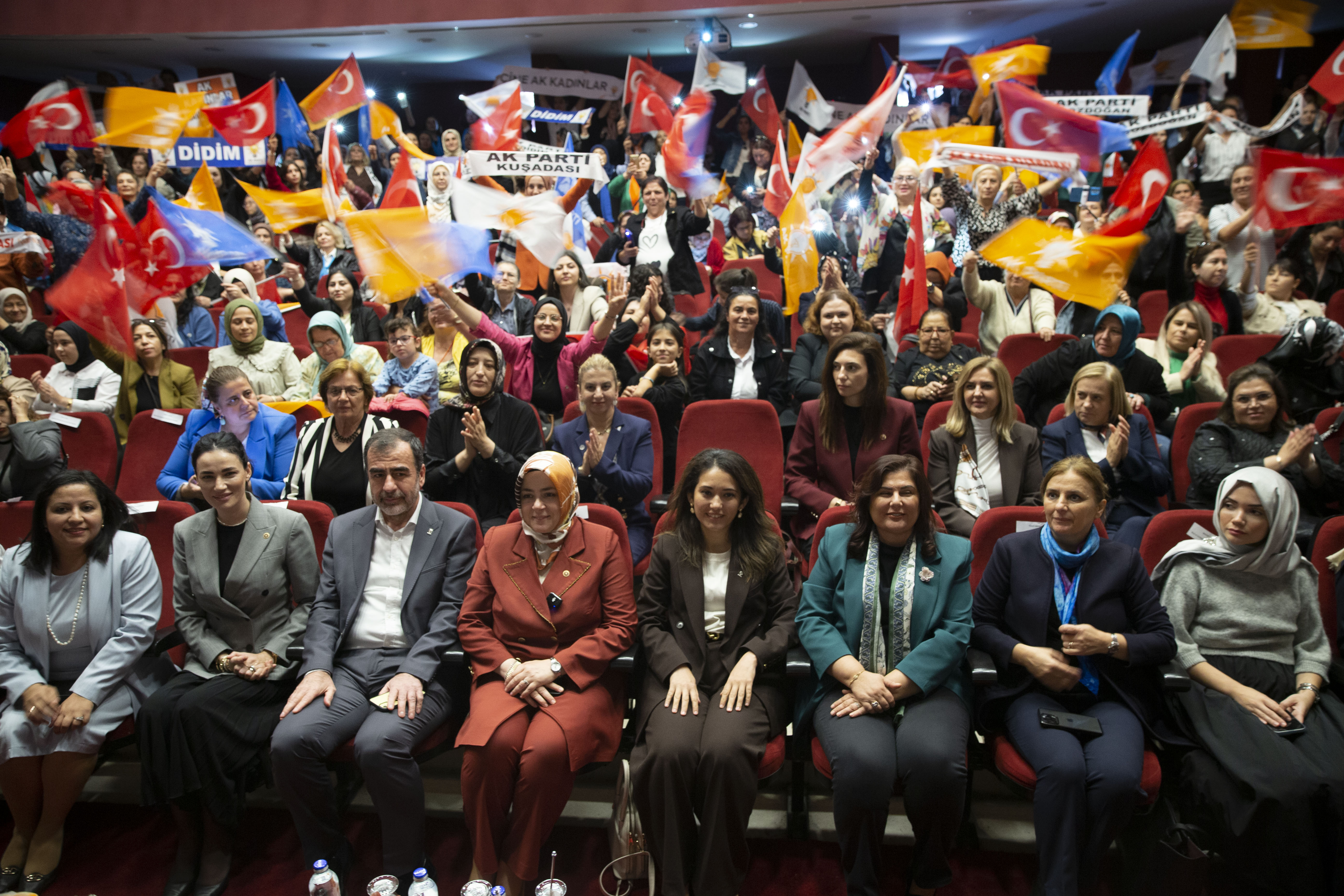 AK Parti Genel Merkez Kadın Kolları Başkanı Ercan, Aydın'da konuştu