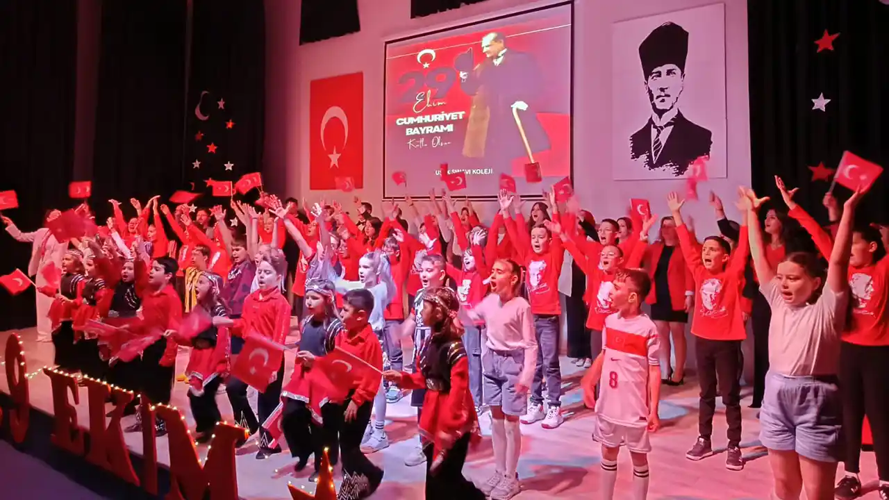 Cumhuriyet Bayramı Sınav Koleji’nde Coşkuyla Kutlandı