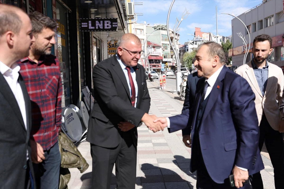Eroğlu, Sandıklı AK Parti teşkilatını ziyaret etti