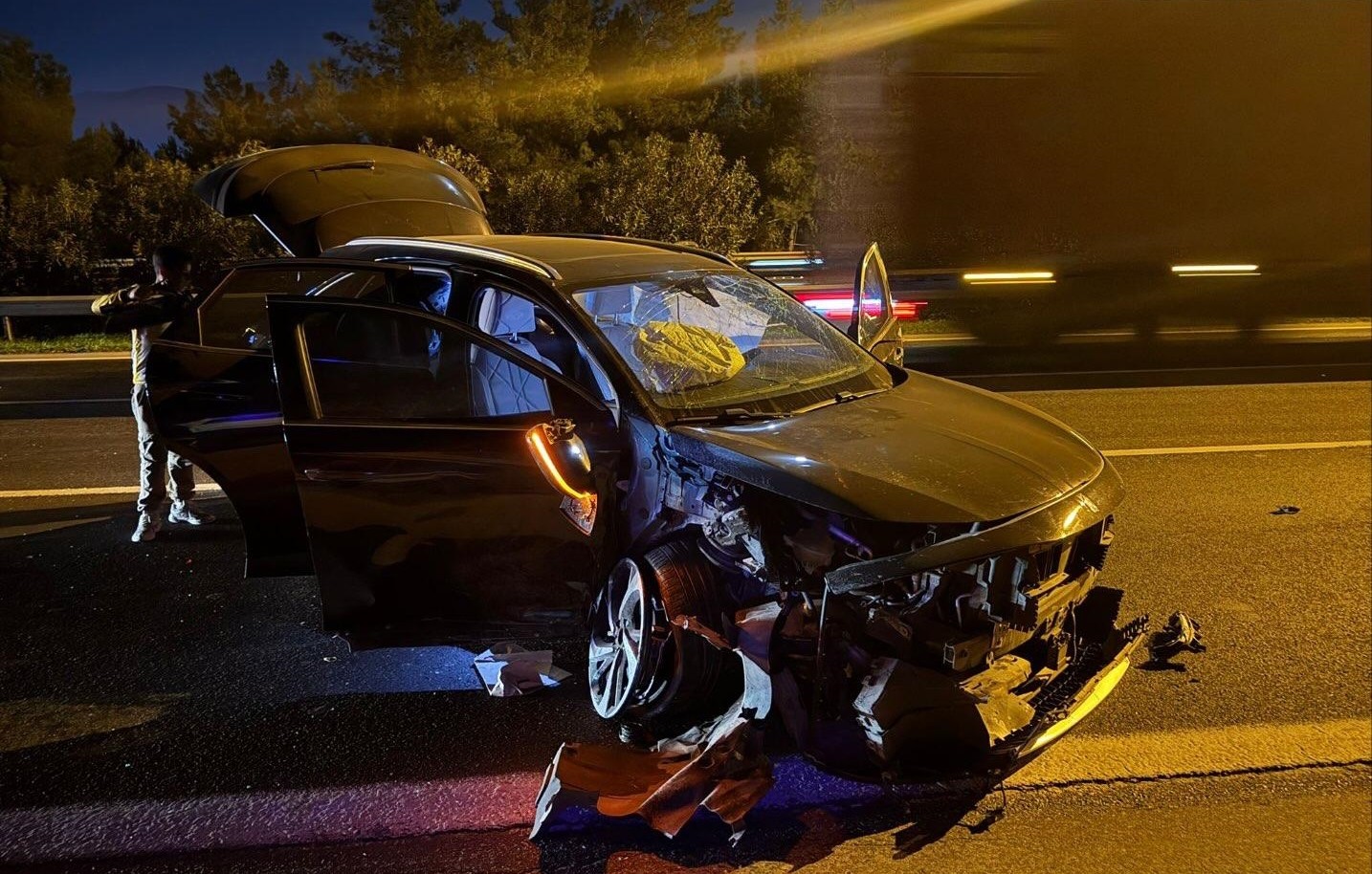 İzmir'de iki otomobilin çarpıştığı kazada 7 kişi yaralandı