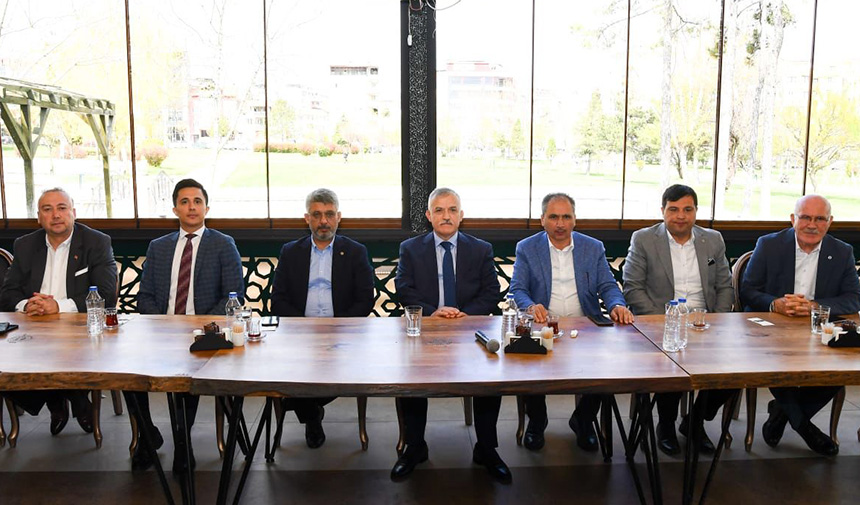 Uşak Protokolü Bayramda Kahvaltıda Buluştu