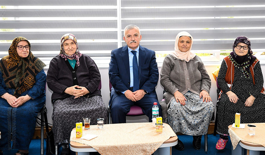 Uşak Vali Vekili Muammer Balcı, Huzur Evini ve Çocuk Evleri Sitesini Ziyaret Etti
