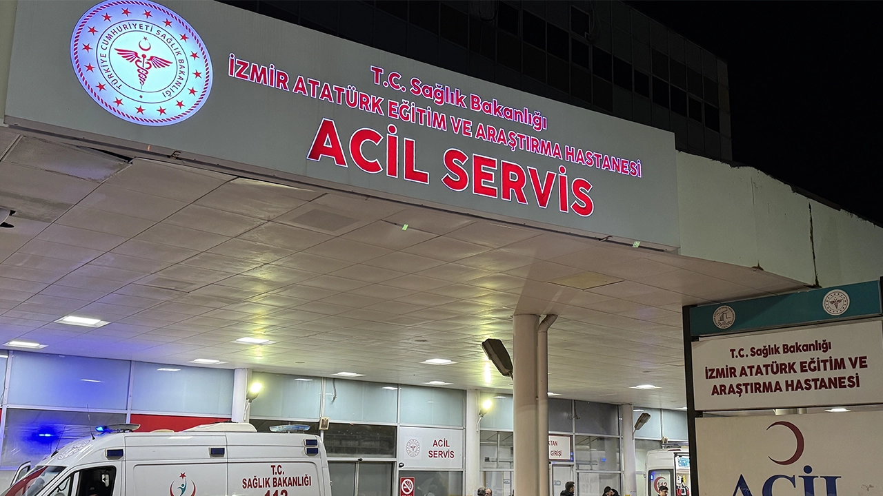 İzmir'de yol verme meselesi yüzünden çıkan silahlı kavgada 1 kişi yaralandı