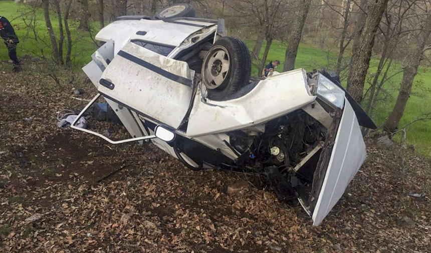 Şarampole Devrilen Otomobilin Sürücüsü, Olay Yerinde Hayatını Kaybetti