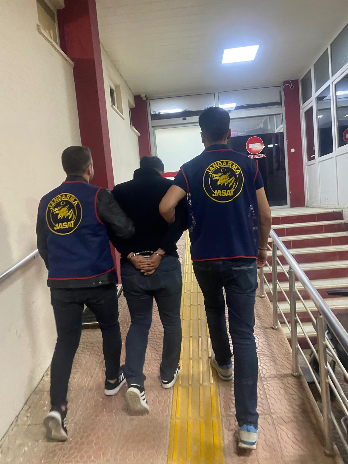 İzmir'de 4 firari hükümlü yakalandı