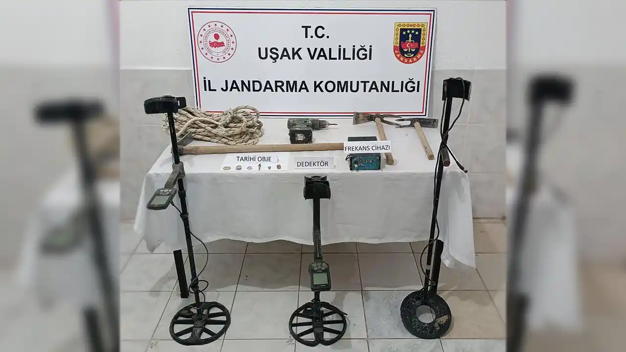 Karahallıda Kaçak Kazı Yapan 3 Kişi Yakalandı