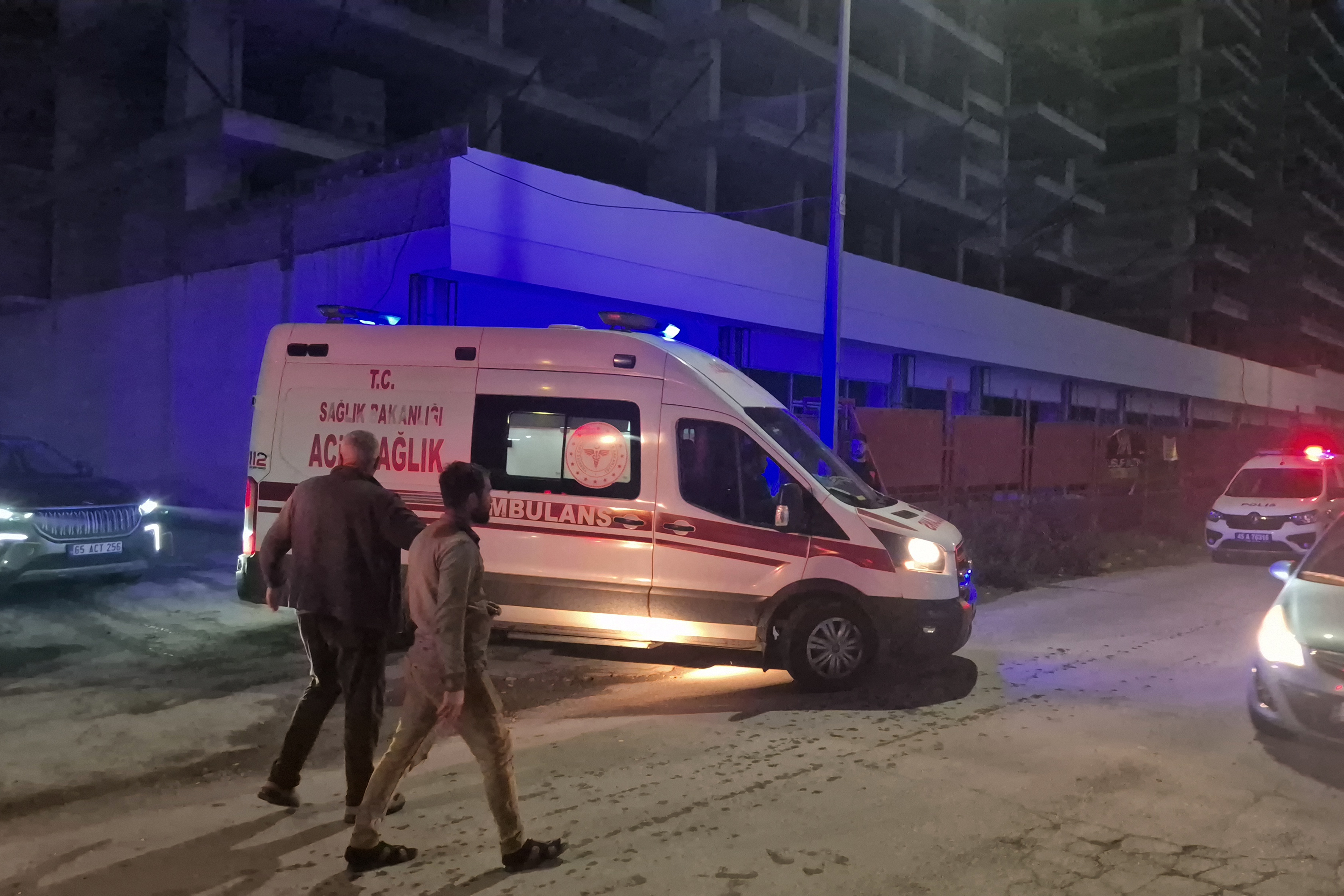 Manisa'da üzerine çelik kalıp düşen işçi hayatını kaybetti
