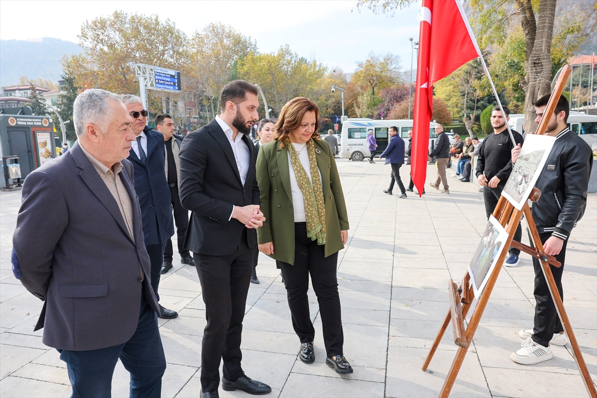 Afyonkarahisar'da 'Kahramanların İzinde' fotoğraf sergisi açıldı