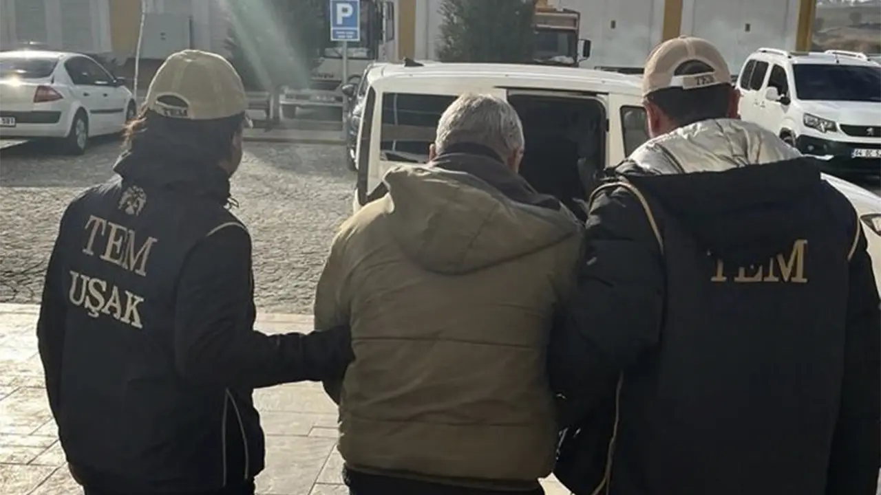 Uşak’ta FETÖ Firarisi Çatıda Yakalandı