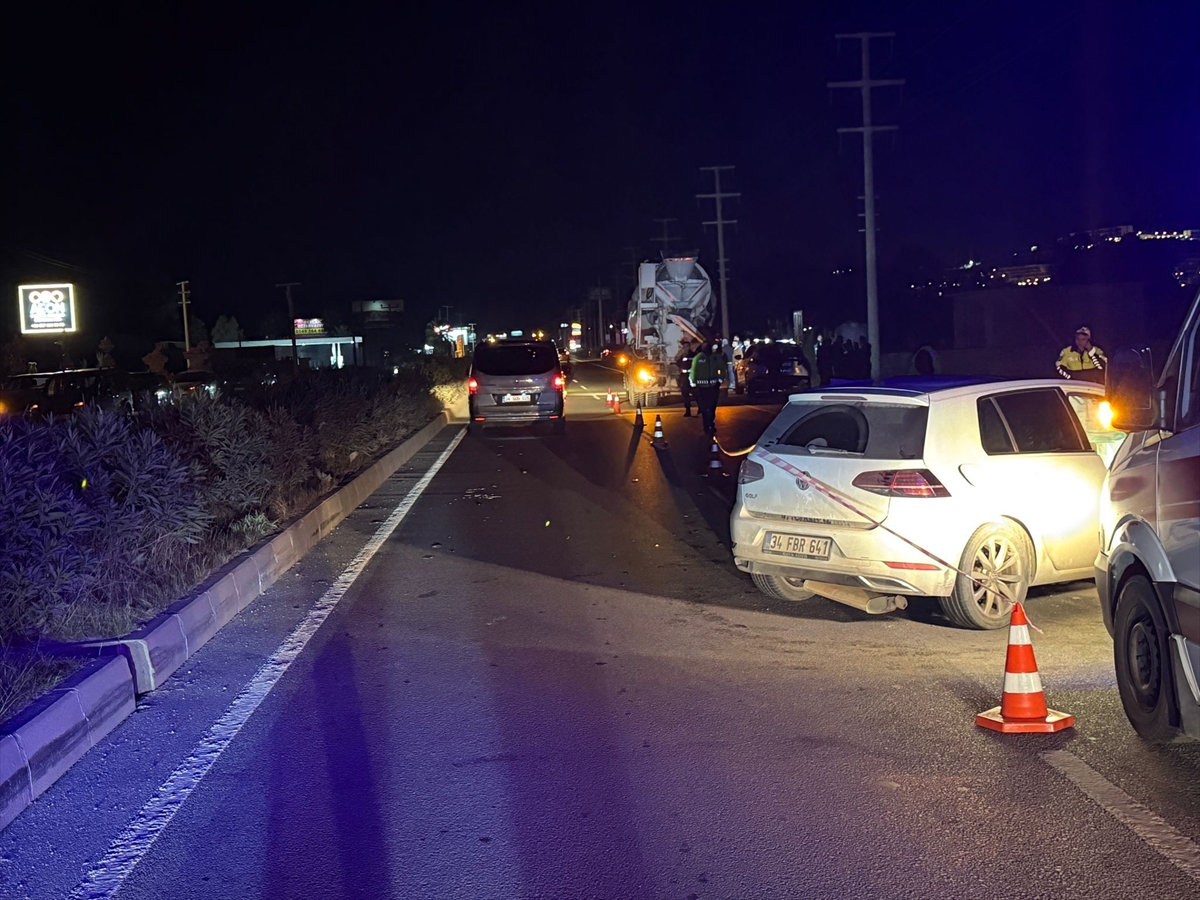 Muğla'da beton mikseriyle çarpışan otomobilin sürücüsü öldü