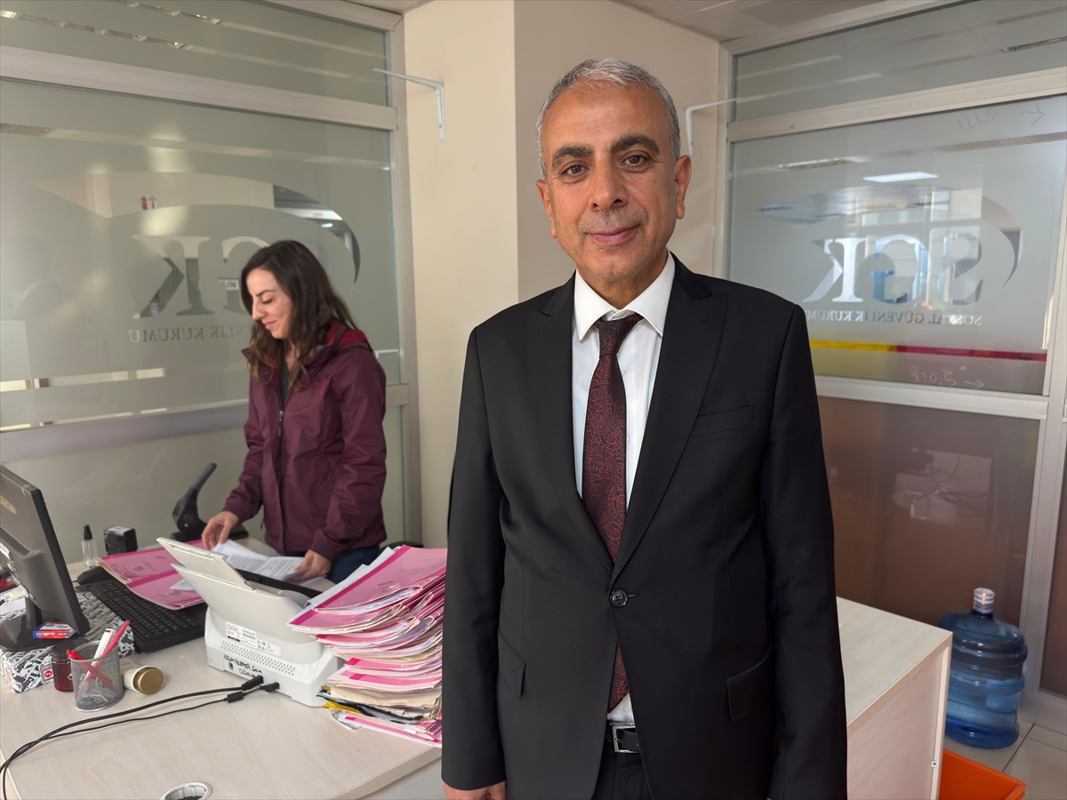 SGK'nin İzmir arşivindeki 75 milyon evrak dijitale aktarılıyor