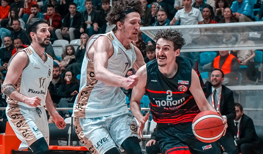 İlkler Şehri Uşak, Pizza Bulls Co’ya Mağlup