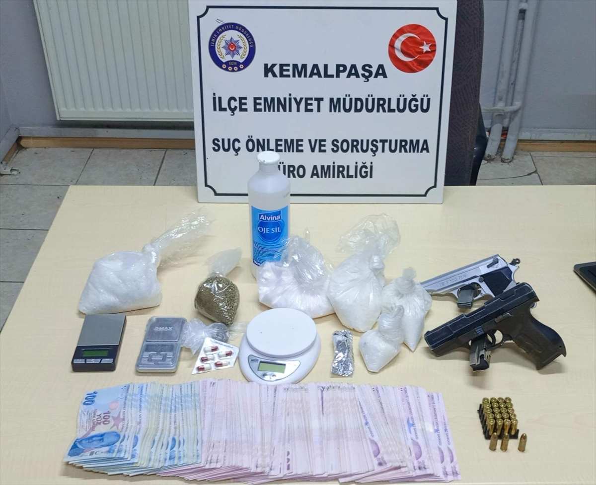 İzmir'de uyuşturucu operasyonunda 2 zanlı tutuklandı