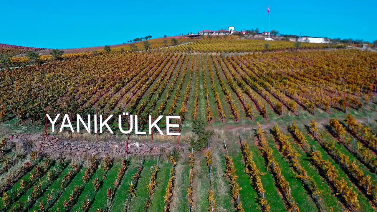 "Yanık Ülke'de" Kartpostallık Görüntüler