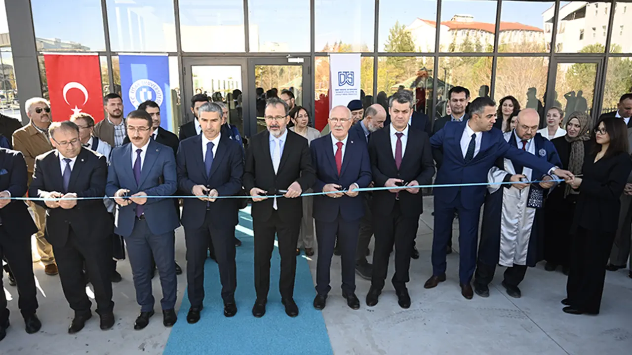 Uşak Üniversitesi DTS Tasarım Merkezi Yeni Binasıyla Açıldı!
